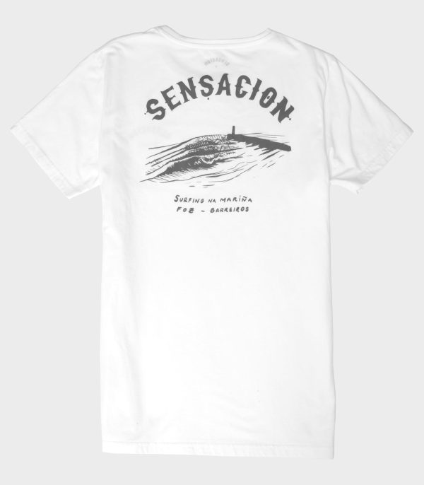 Camiseta blanca con estampado de Sensación Surf