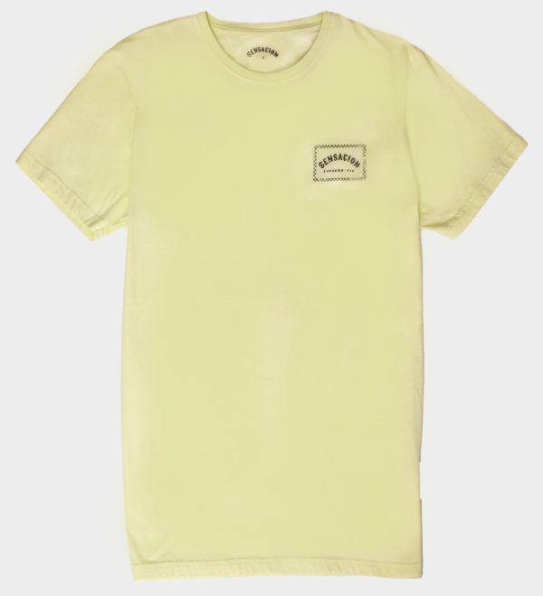 Camiseta amarilla con estampado negro de Sensación Surf